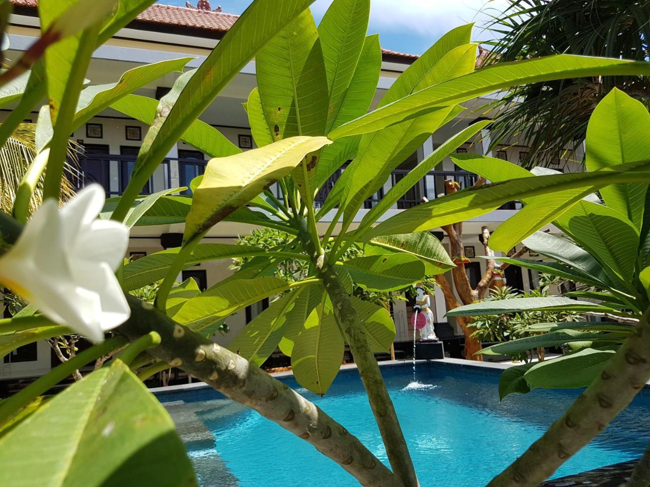 Hotel Megacahya Bungalow à Lembongan Extérieur photo